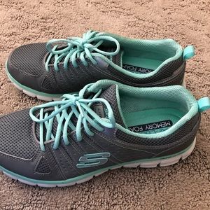 Size 9 Skechers Lite-Weight shoes